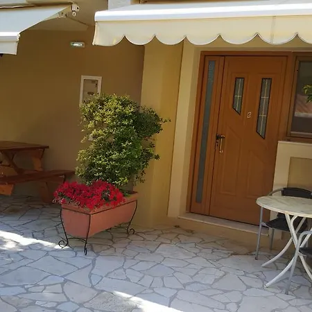 Epi Lourdata (Kefalonia)