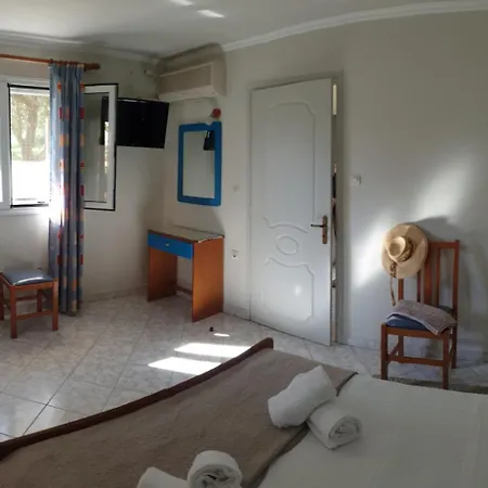 Epi Daire Lourdata (Kefalonia)