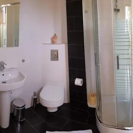 Epi لورداهاتا