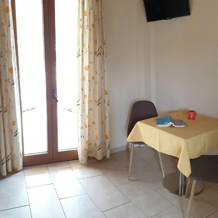 Daire Epi Lourdata (Kefalonia)