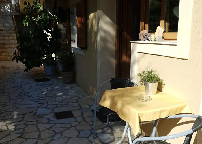 Apartament Epi *
